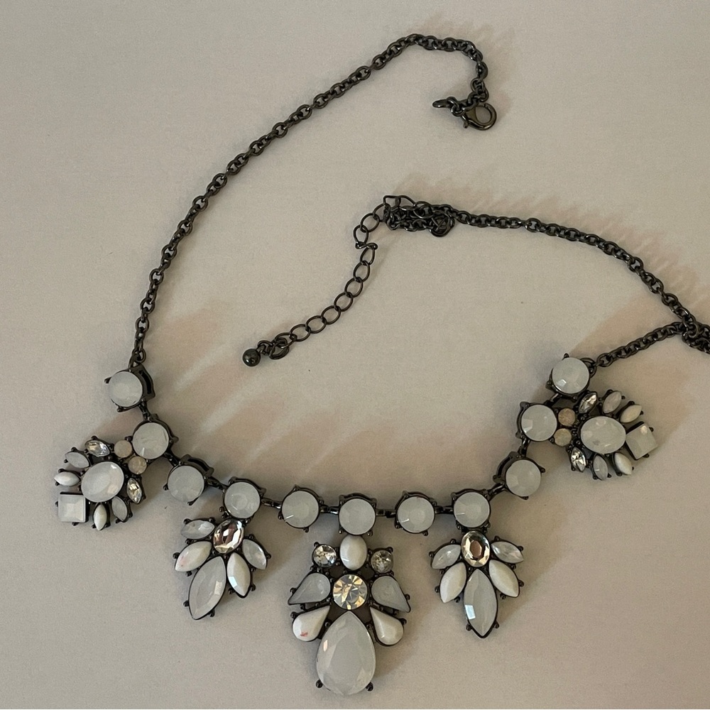 Elegant Anthropologie White Necklace